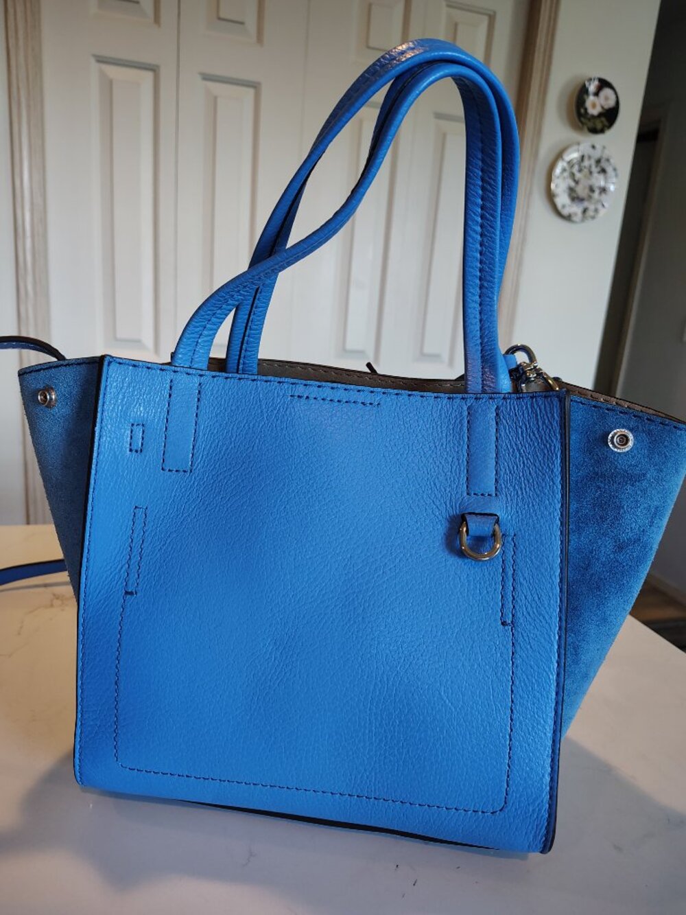 Expandable Crossbody Grain Leather Bag